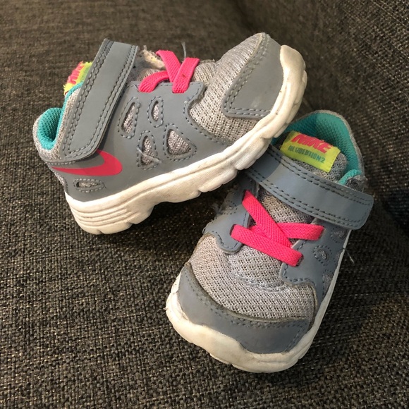 nike shoes for girls size 4